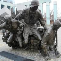 07 Denkmal Ausstieg aus Kanalisation