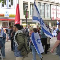 23 friedlicher Protest, Feder allein