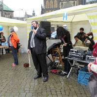 Rabbiner Teitelbaum singt 2
